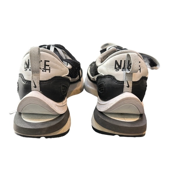 Nike Black and White Athletic Shoes - Picture 5 of 11